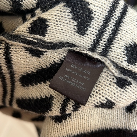 Dolce Vita Alpaca Cape/Poncho one size - Picture 3 of 6